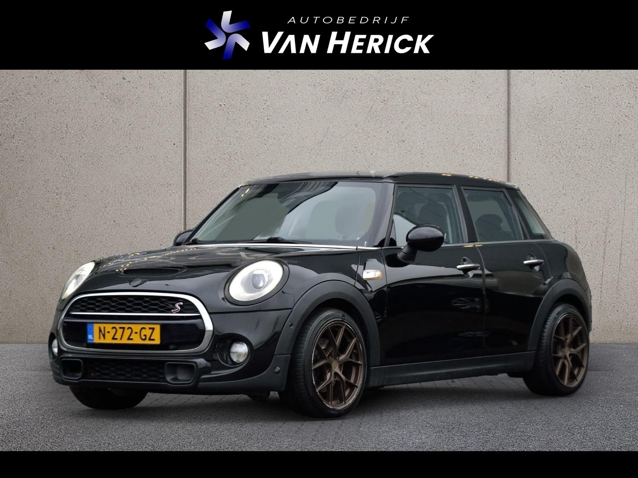 MINI Cooper S - Mini 2.0 192PK Chili Serious Business | Navigatie | Clima | Stoelverwarming - AutoWereld.nl