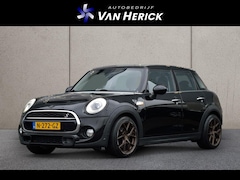 MINI Cooper S - 2.0 192PK Chili Serious Business | Navigatie | Clima | Stoelverwarming