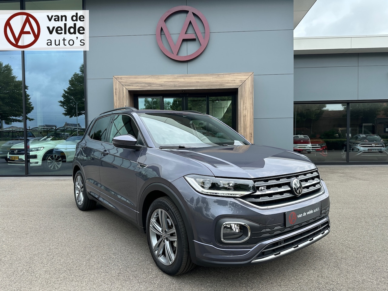 Volkswagen T-Cross - 1.5 TSI 150pk DSG 2x R-Line | Camera | Virtual cockpit | Carplay | Navi | Rijklaar incl. 1 - AutoWereld.nl