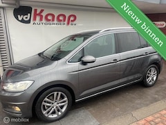 Volkswagen Touran - 1.5 TSI Highline NIEUWSTAAT 18000KM
