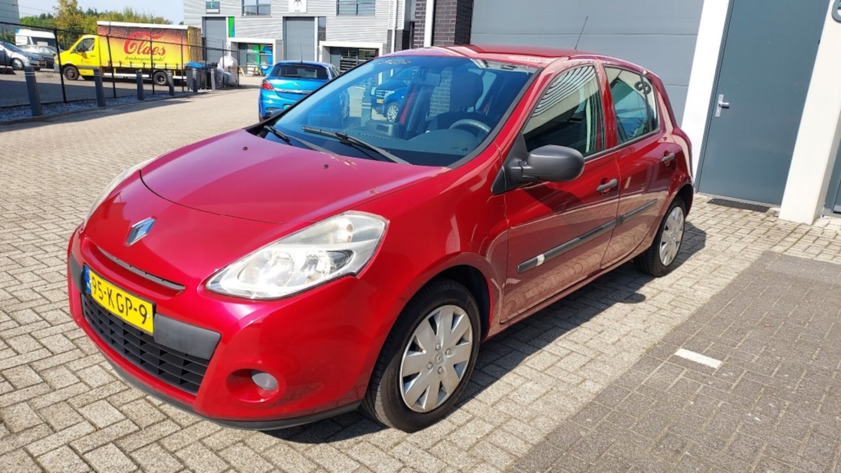 Renault Clio - 1.2i 16V / Airco / Navigatie / Nieuwe APK - AutoWereld.nl