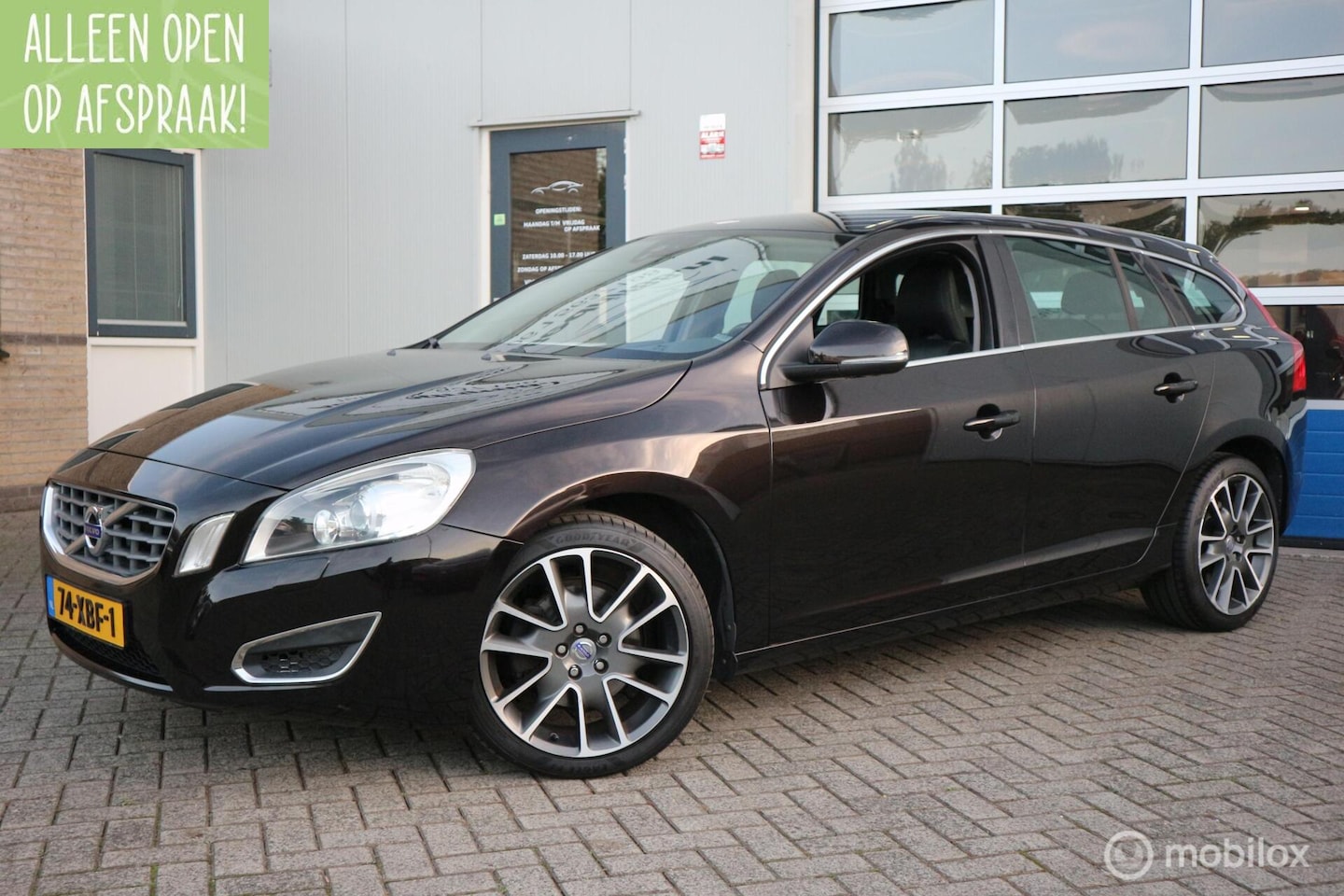 Volvo V60 - 1.6 T3 Summum XENON/LEDER/PDC/ECC/NAP - AutoWereld.nl