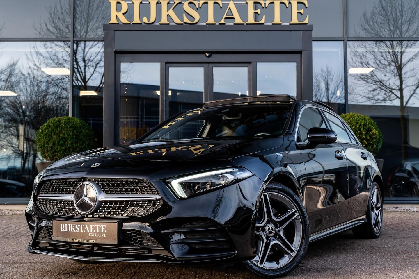 Mercedes-Benz A-klasse - 250 e AMG|PANO|BURMESTER|SFEERVERL.|CAMERA - AutoWereld.nl