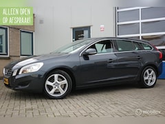Volvo V60 - 2.0T Momentum ECC/NAVIGATIE/2XPDC/TREKHAAK/NAP