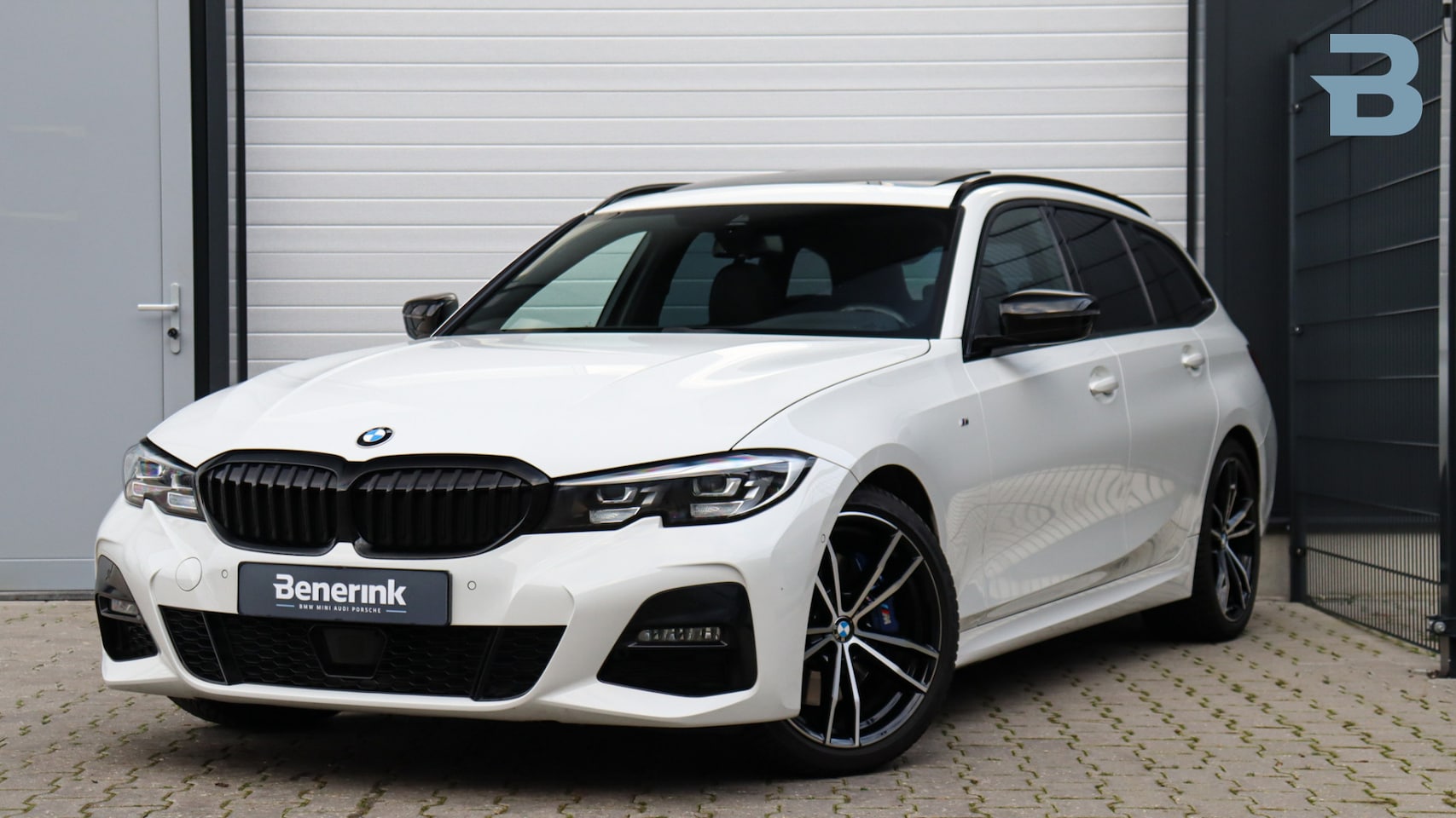 BMW 3-serie Touring - 330i M-Sport | Harman/Kardon | Panoramadak | Comfort Access | Shadow-Line - AutoWereld.nl