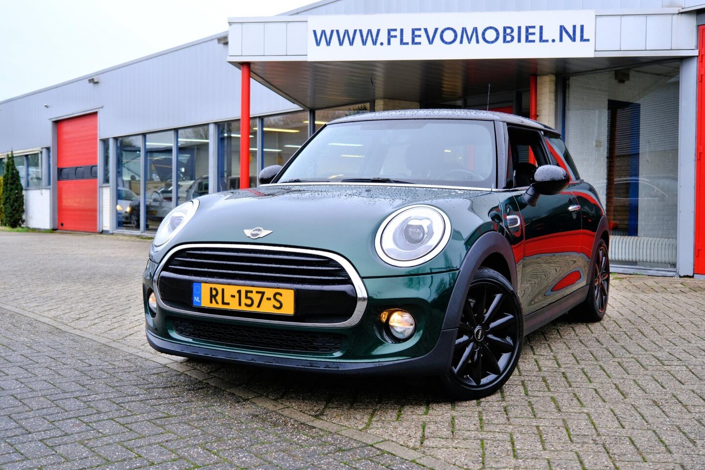 MINI John Cooper Works - 1.5 D Business JCW Navi|Sportstoelen|LMV - AutoWereld.nl