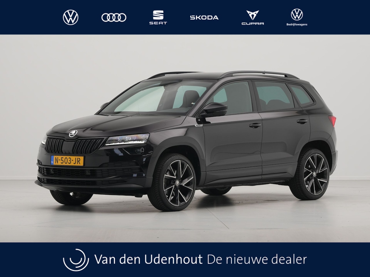 Skoda Karoq - 1.5 TSI ACT 150pk Sportline Navigatie Trekhaak Camera Keyless Stoelverwarming 37 voorruit - AutoWereld.nl