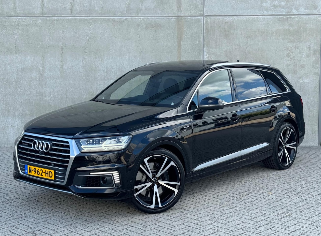Audi Q7 - 3.0 TDI E-tron Quattro Sport 2016 Zwart VOL OPTIE - AutoWereld.nl