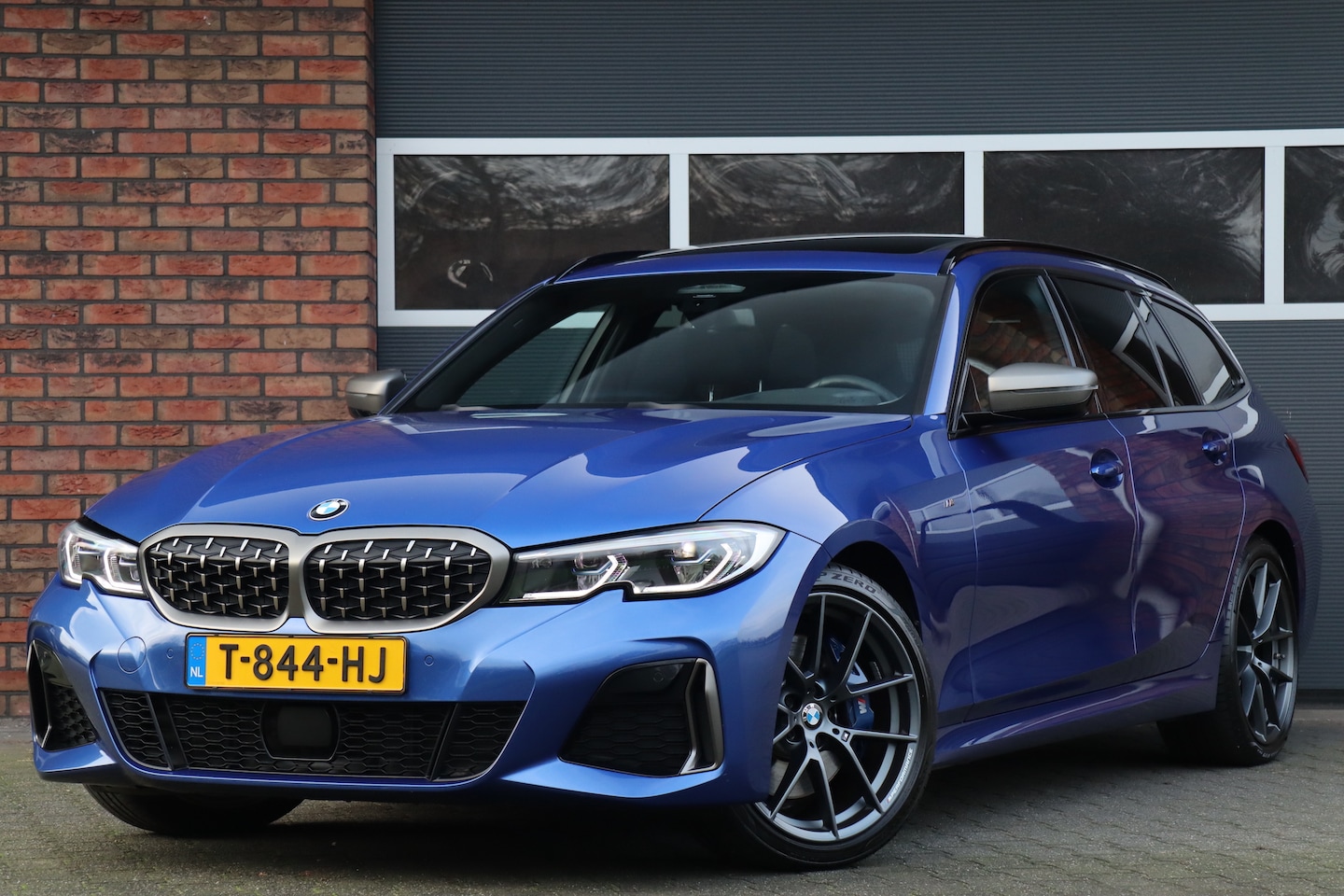 BMW 3-serie Touring - M340i xDrive High Executive M340i xDrive High Executive, Pano, Acc, Laser - AutoWereld.nl