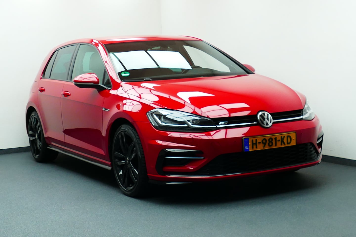 Volkswagen Golf - 1.5 150PK TSI Highline Business R-Line. Camera, Adap Cruise, 18"LMV, StoelVerw, Haak 1500k - AutoWereld.nl
