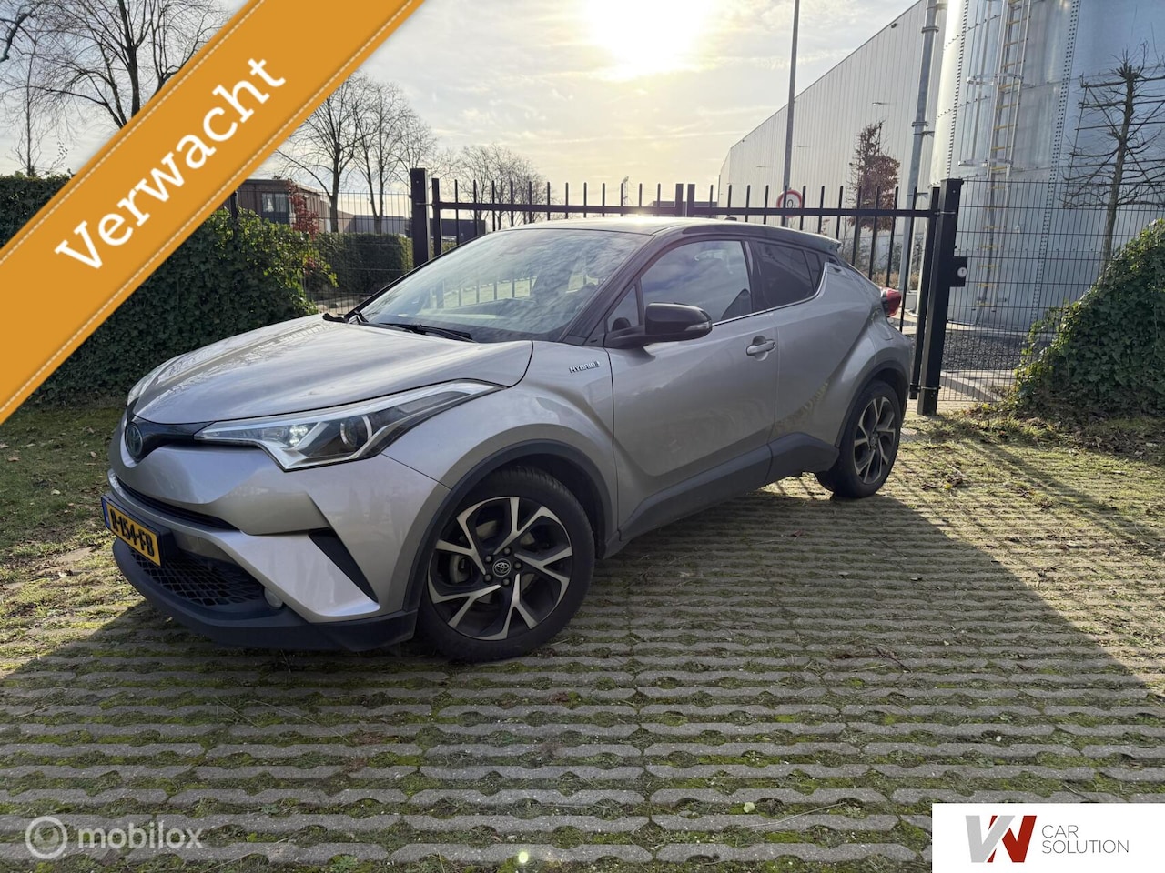 Toyota C-HR - 1.8 Hybrid Bi-Tone CAMERA SPORT CLIMA STOELV! - AutoWereld.nl