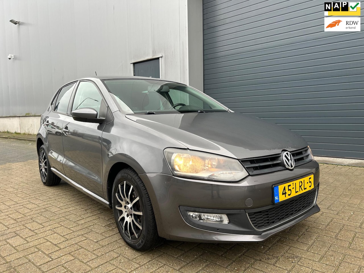 Volkswagen Polo - 1.4i 16V Highline AUT AIRCO 5DRS NAP - AutoWereld.nl
