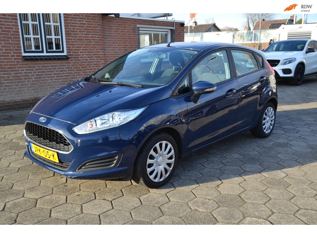 Ford Fiesta - 1.0 EcoBoost Titanium - Airco - Stoelverwarming - El.Ramen Radio/cd+Usb+Aux+Stuurbediening - AutoWereld.nl