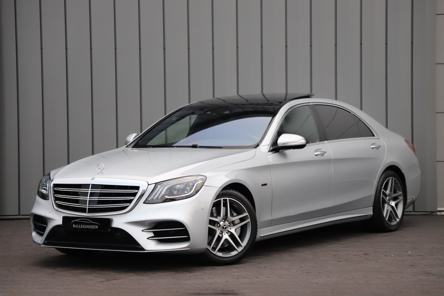 Mercedes-Benz S-klasse - 560e AMG Lang | 476PK | Massage | Luchtvering | Head-up | Chauffeurs-pakket | Sfeerverlich - AutoWereld.nl