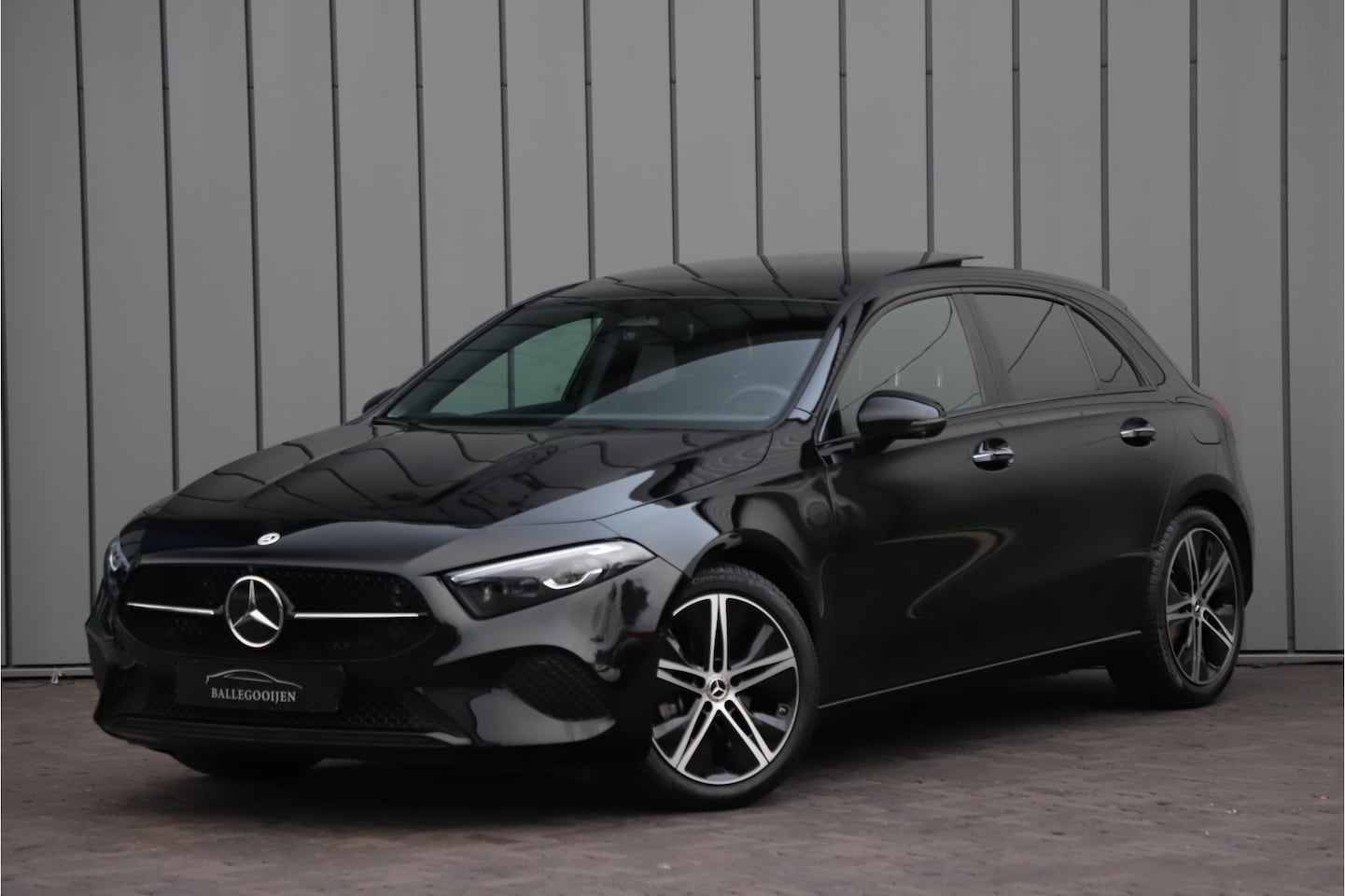 Mercedes-Benz A-klasse - 200 Luxury Line | 163PK | Pano | Keyless-go | Sfeerverlichting | ACC | Multibeam | Widescr - AutoWereld.nl
