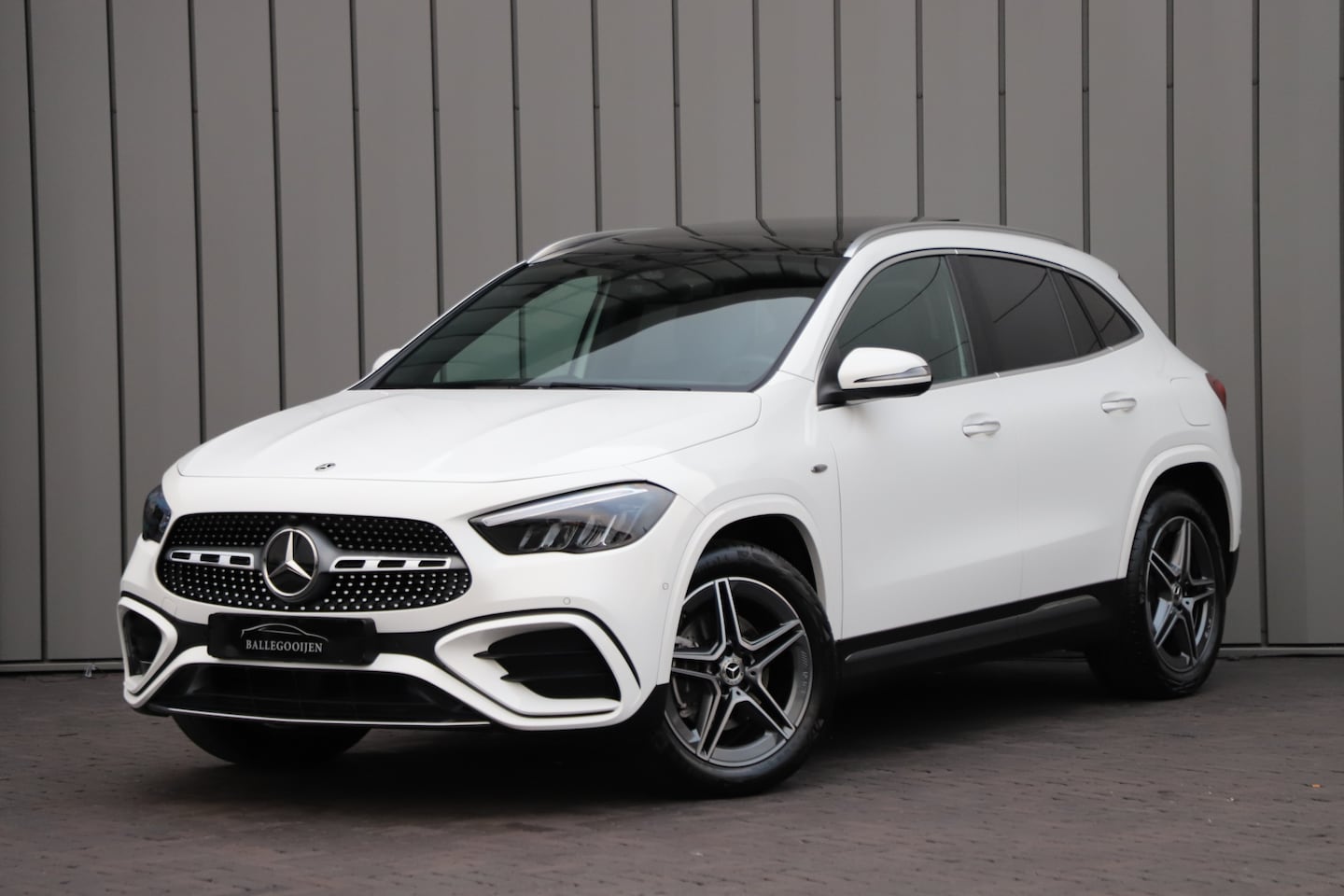Mercedes-Benz GLA-Klasse - 250e AMG | 218PK | Pano | Sfeerverlichting | ACC | Widescreen | Stuurwielverw. | Trekhaak - AutoWereld.nl