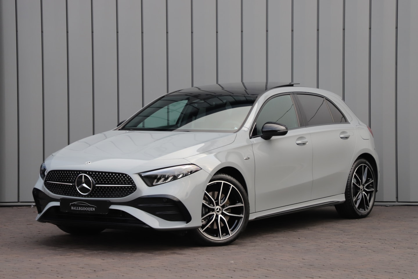 Mercedes-Benz A-klasse - 250e AMG | Panoramadak | Sfeerverlichting | ACC | Stuurwielverw. | Standkachel | Widescree - AutoWereld.nl