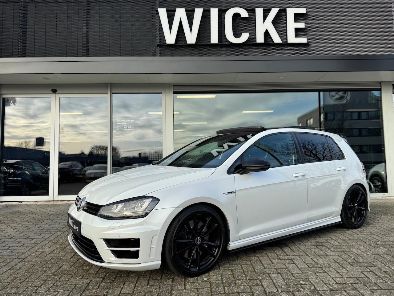 Volkswagen Golf - 2.0 TSI R 4Motion DSG Pano Led Dynamo Camera - AutoWereld.nl