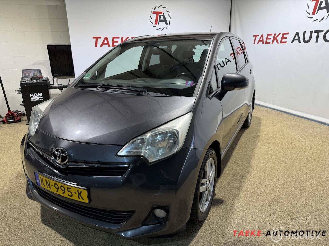 Toyota Verso S - 1.3 VVT-i Dynamic Clima/Glasdak/Trekhaak/Cam - AutoWereld.nl