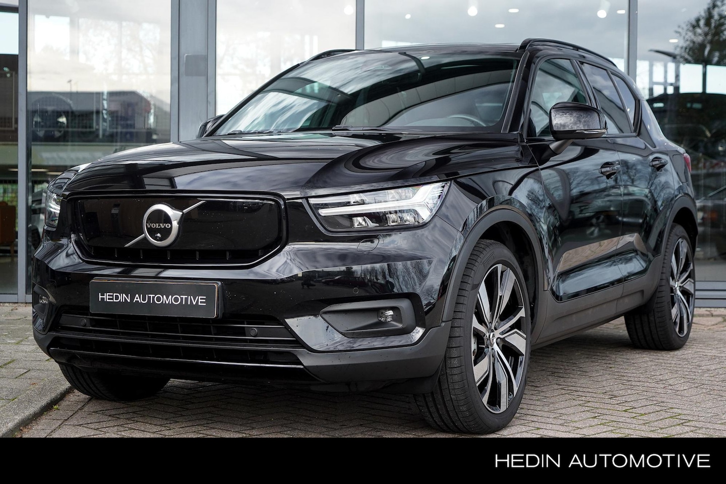 Volvo XC40 - Recharge P8 AWD R-Design | 20 Inch | Panorama Dak | Harman Kardon | Pilot Assist | Elektri - AutoWereld.nl