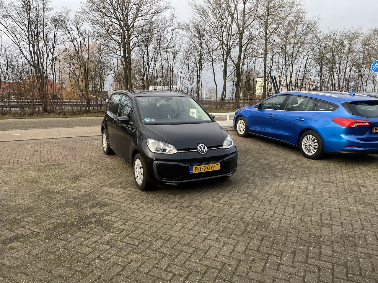 Volkswagen Up! - 1.0 BMT move up! CARPLAY BLUETOOTH AIRCO 5-DEURS - AutoWereld.nl