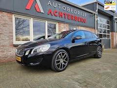 Volvo V60 - 1.6 T3 Kinetic Trekhaak Arico/Clima Navigatie Cruise Control Nette Auto 18INCH