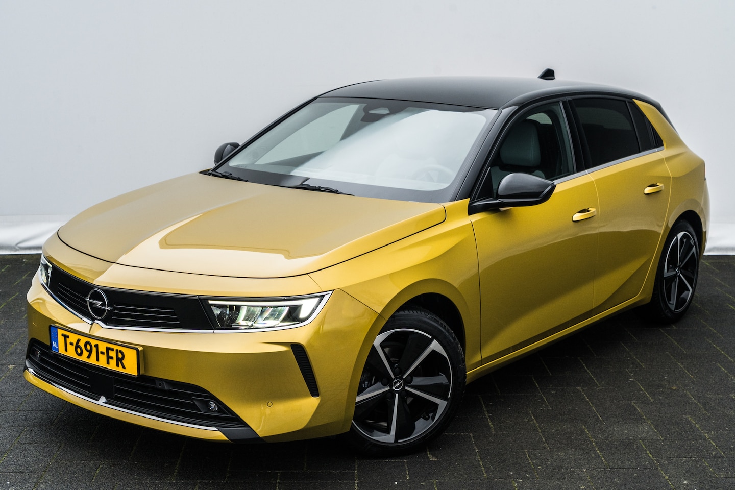 Opel Astra - 1.2 130 Pk Business Elegance | LED | Carplay | Sportstoelen | Adap. cruise | Get. Glas | S - AutoWereld.nl