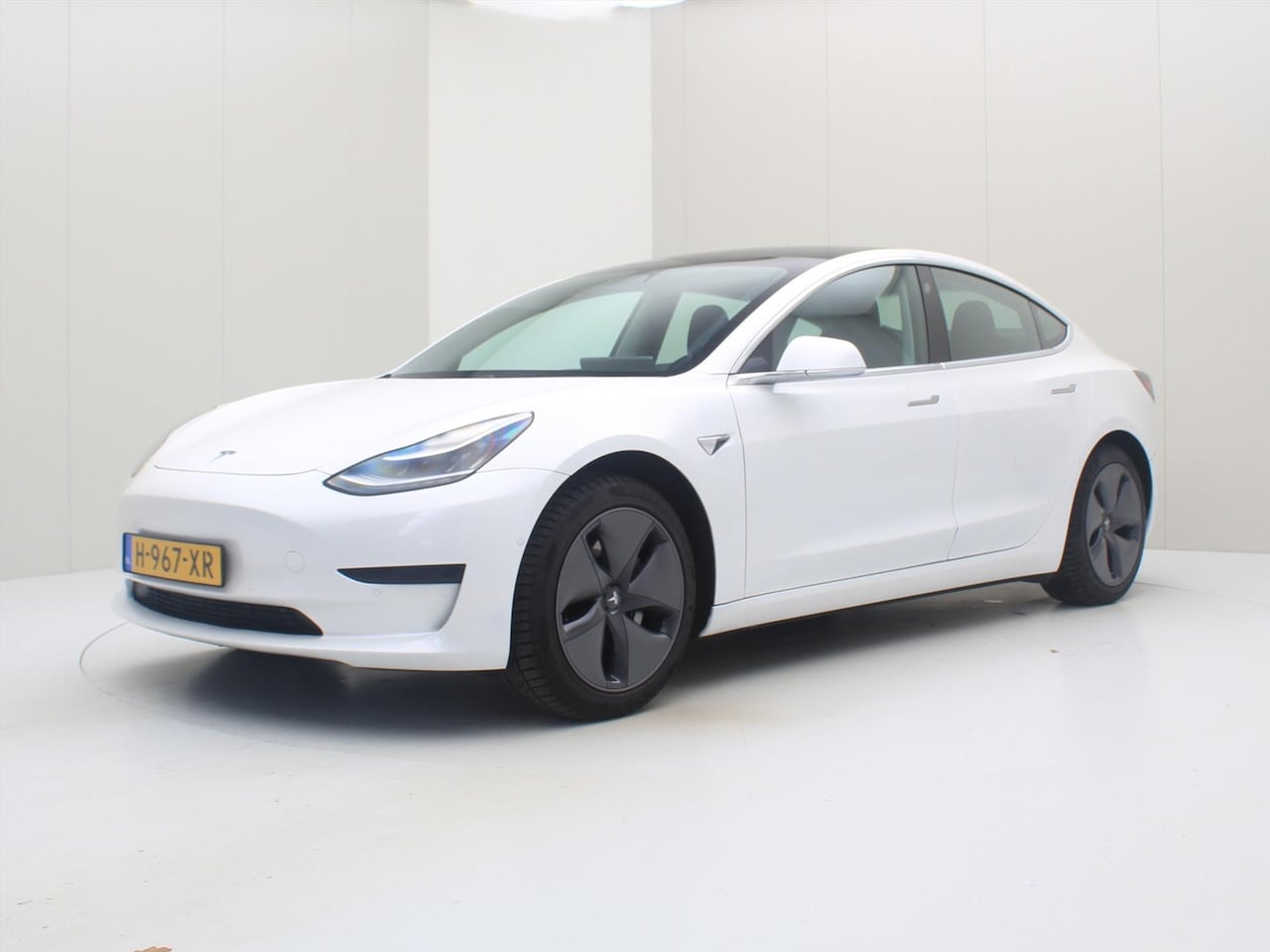 Tesla Model 3 - Standard RWD Plus 86% SoH [ TREKHAAK+AUTOPILOT+60 kWh+PREMIUM AUDIO ] - AutoWereld.nl