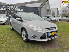Ford Focus Wagon - 1.0 EcoBoost Titanium *nieuwe motor* airco*cruise*trekhaak*prachtige auto
