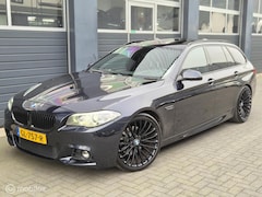 BMW 5-serie Touring - 520i High Executive M-pakket Automaat LCI | XENON | 20'' | NAVI | CARPLAY | PANO |