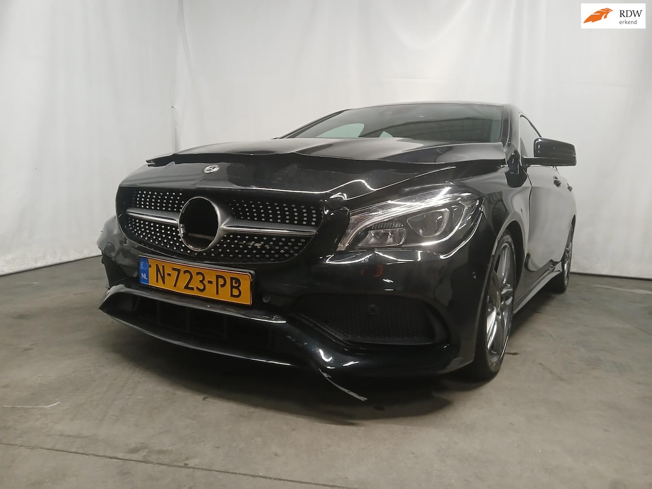 Mercedes-Benz CLA-klasse Shooting Brake - 180 Prestige - Front Schade - AutoWereld.nl