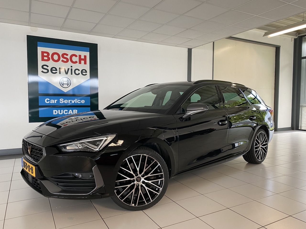 CUPRA Leon Sportstourer - 1.4 e-Hybrid VZ Business Dealer onderhouden, incl. afleverkosten en 12 maanden Bovag - AutoWereld.nl