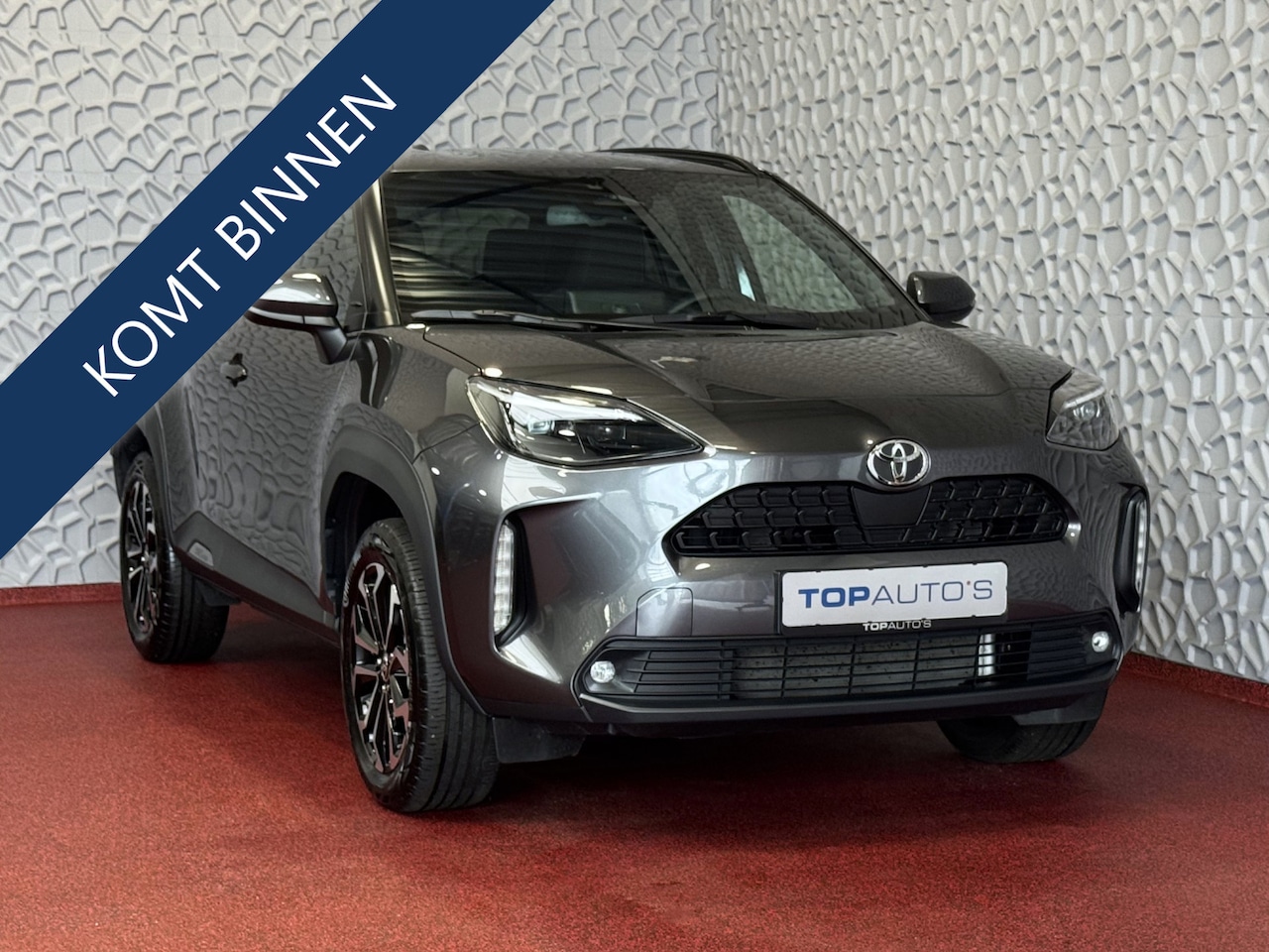 Toyota Yaris Cross - 1.5 HYBRID DYNAMIC CAMERA LED ZWARTE HEMEL STOEL/STUUR VERW. 17''LMV KEYLESS - AutoWereld.nl