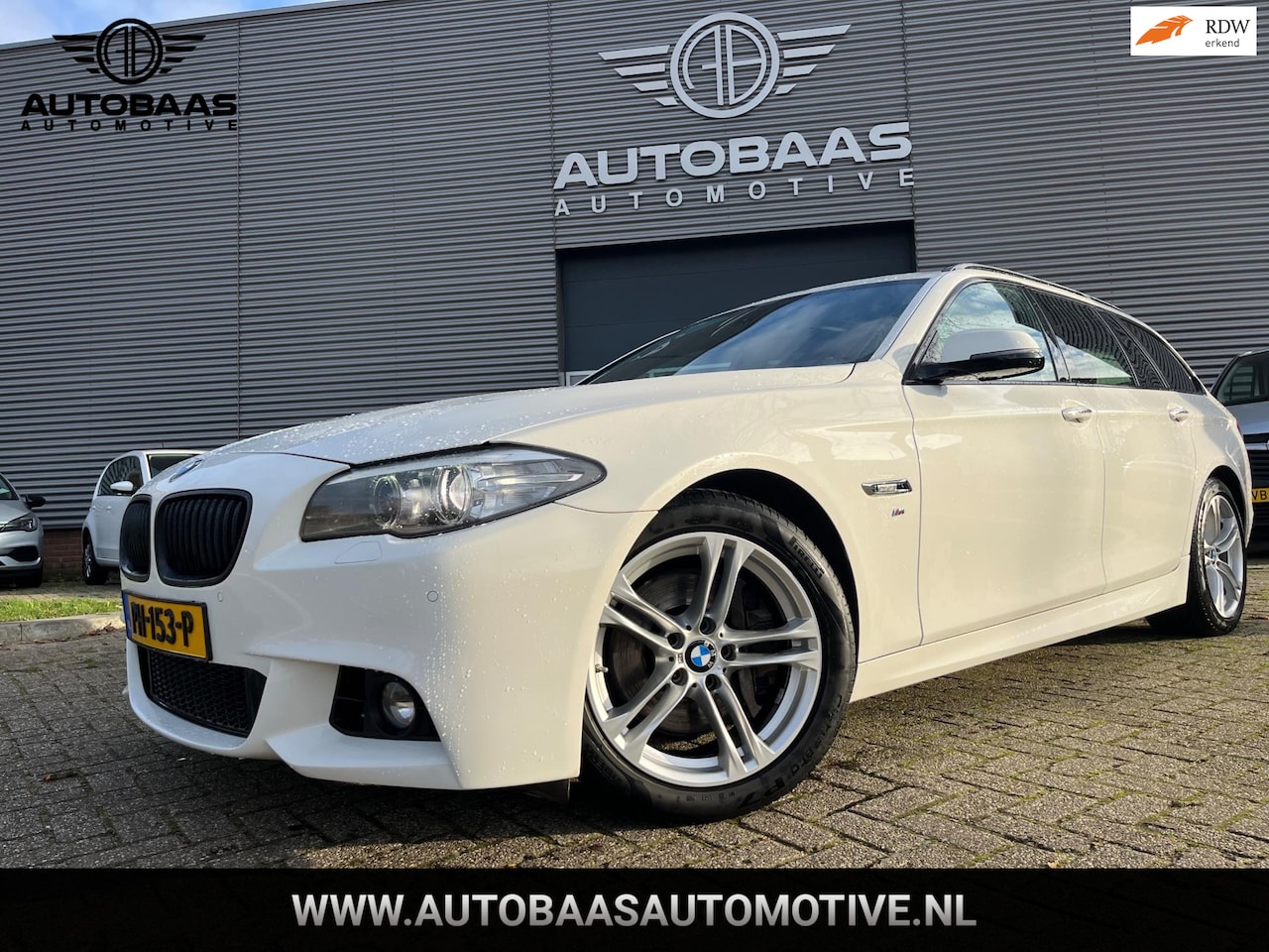 BMW 5-serie Touring - 530d M Sport Edition Automaat ***BOMVOL*** PANORAMADAK+MEMORYSEATS+NAVIGATIE+XENON+NAPPA L - AutoWereld.nl