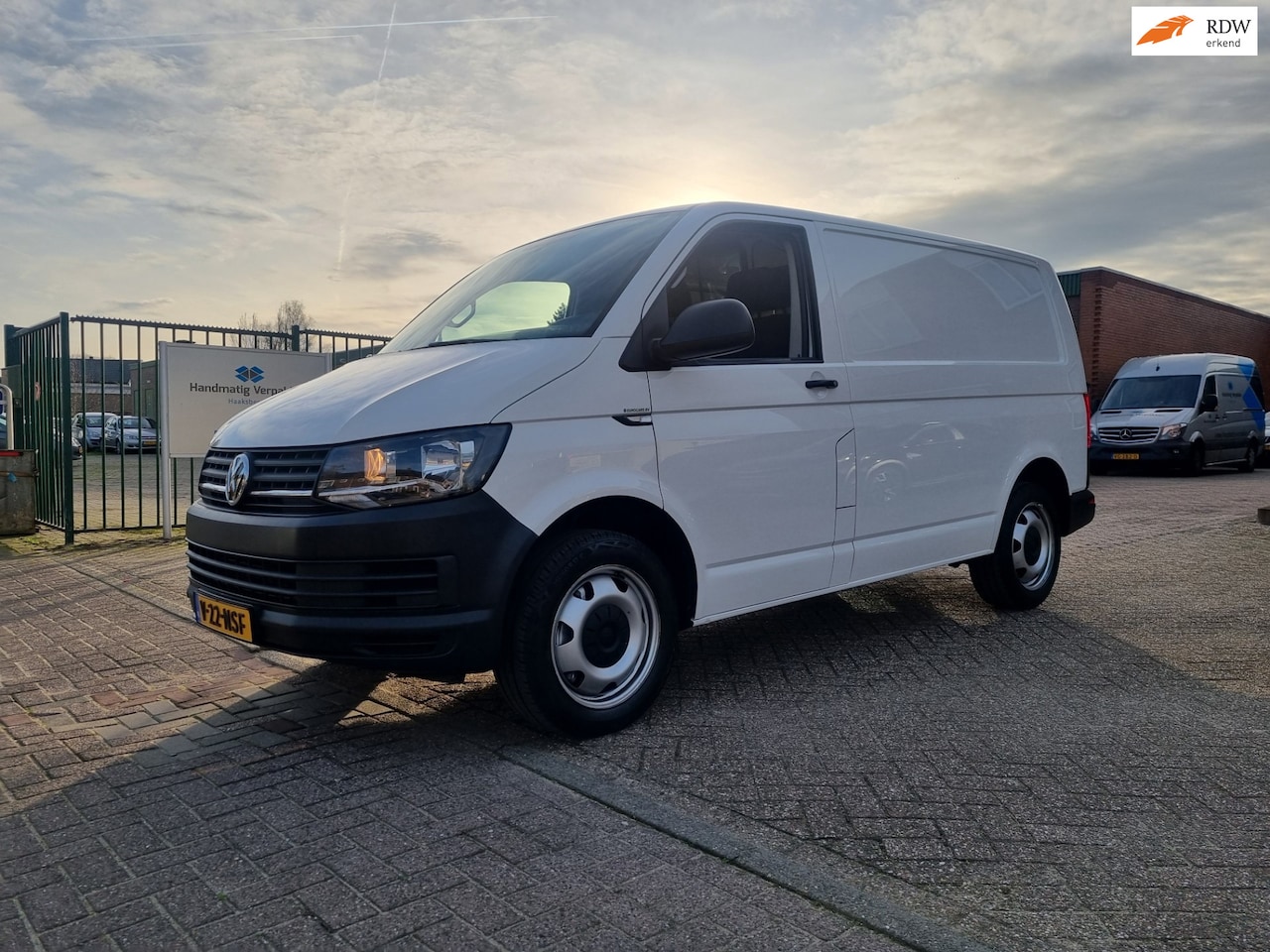 Volkswagen Transporter - T6 2.0 TSI BENZINE L1H1 BTW BPM VRIJ - AutoWereld.nl