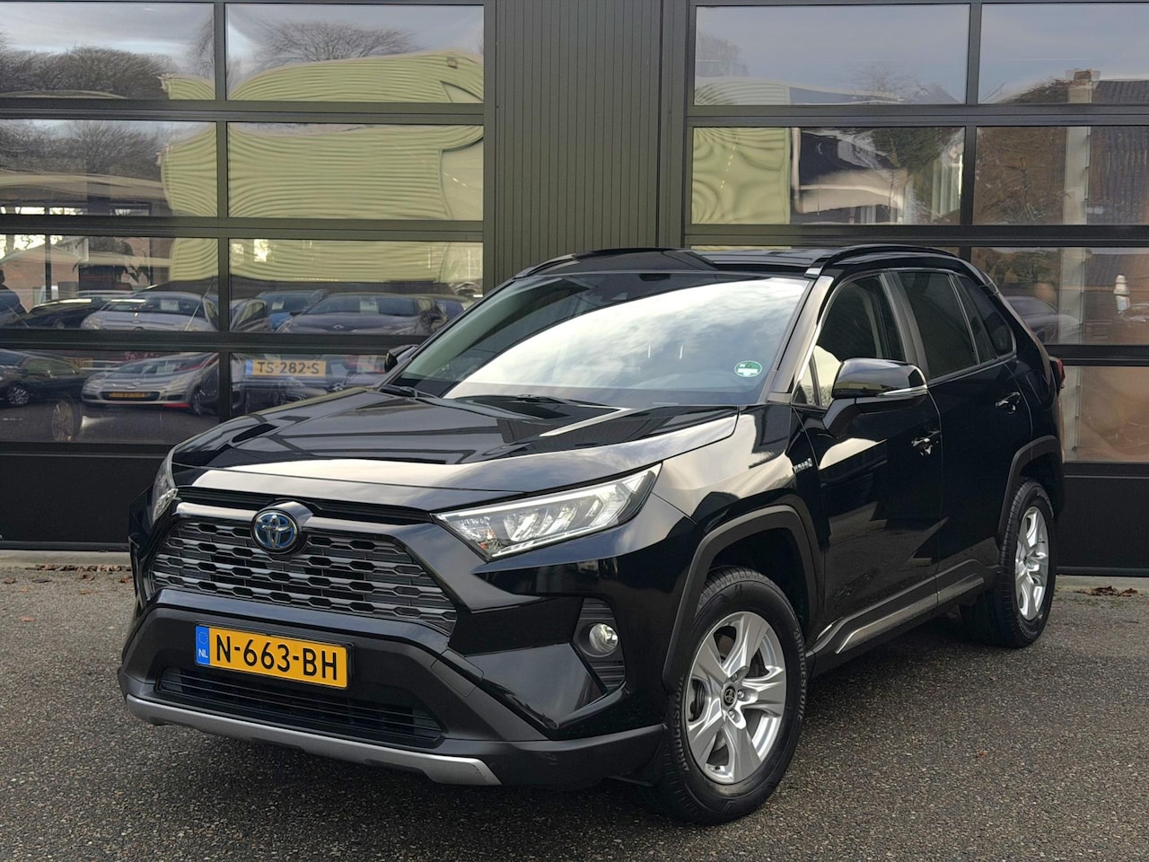 Toyota RAV4 - 2.5 Hybrid Active 1e Eigenaar NL Auto 2021 - AutoWereld.nl