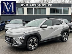 Hyundai Kona - 1.6 GDI HEV Premium Sky VAN: 44.300, - VOOR: 35.877, - UW EINDEJAARSVOORDEEL: 8.413, - eur