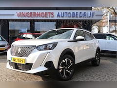Peugeot 2008 - 130 Pk * AUTOMAAT * Allure Plaatje van een automobiel Vingerhoets; Vierde Generatie Eerste