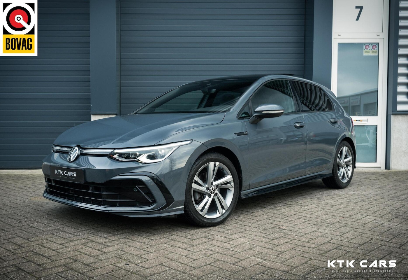 Volkswagen Golf - 1.5 eTSI R-Line|Pano|Camera|Keyles|Sfeer|Line|Acc|CarPlay|SmartClimate|Stoelverwarming - AutoWereld.nl