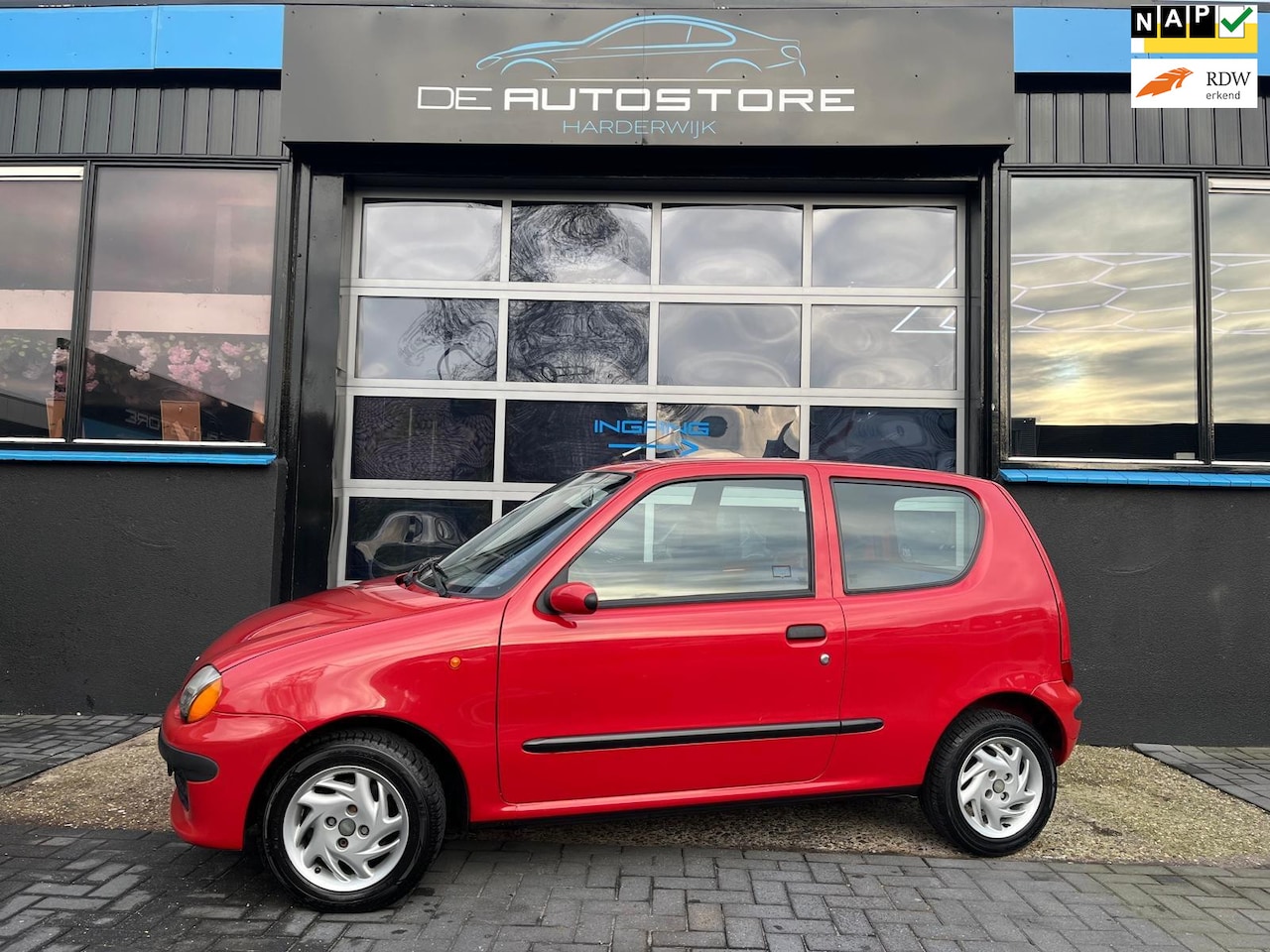 Fiat Seicento - 1100 ie Young Plus Uniek In Showroomstaat 96000km!!! - AutoWereld.nl
