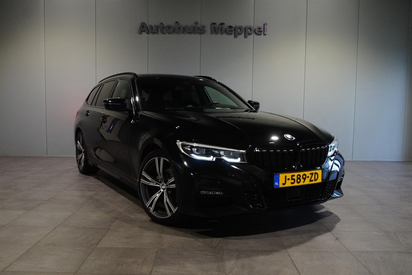 BMW 3-serie - 320d Sport Line | Appel Carplay | LED | PDC | HiFi | Shadow Line | - AutoWereld.nl