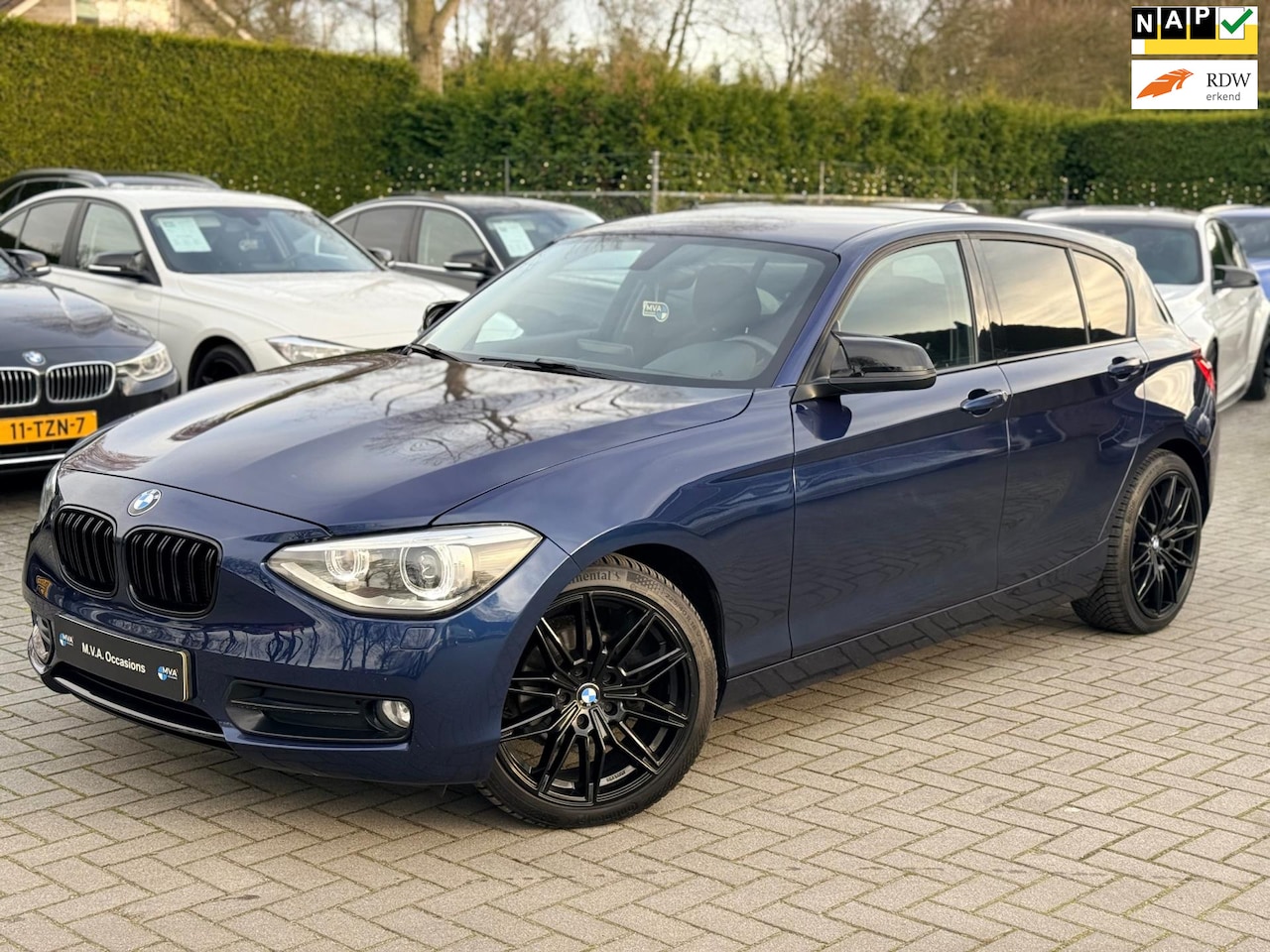 BMW 1-serie - 116i Business+ Sport|Nieuwe Ketting + Klepseals|Automaat|Carplay|Climate control|Cruise co - AutoWereld.nl