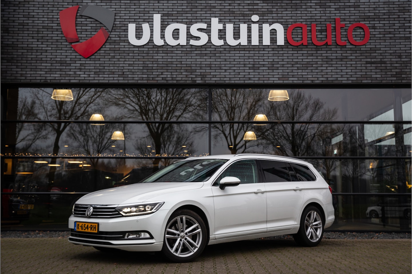 Volkswagen Passat Variant - 1.6 TDI Highline 1.6 TDI Highline , Comfortstoelen, Achteruitrijcamera, Stoelverwarming, - AutoWereld.nl