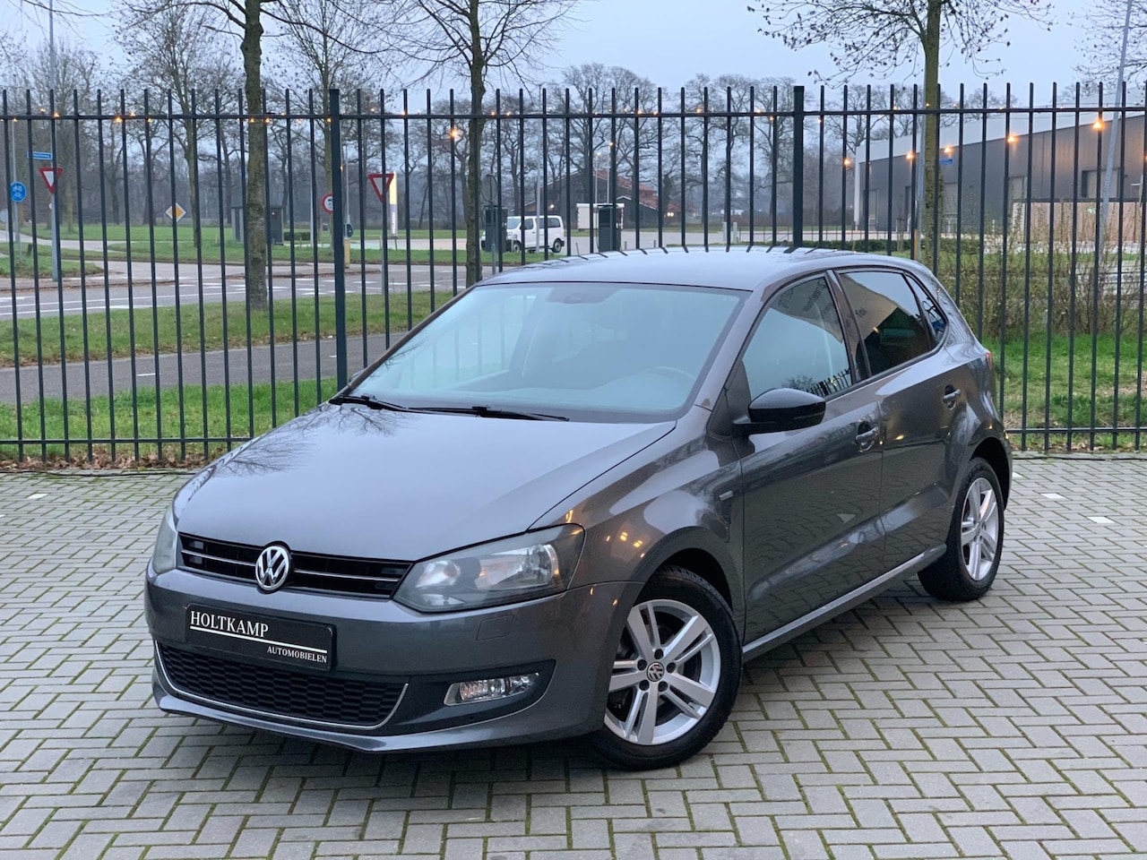 Volkswagen Polo - 1.2 Match | Airco | Cruise Control | Stoel Verwarming - AutoWereld.nl