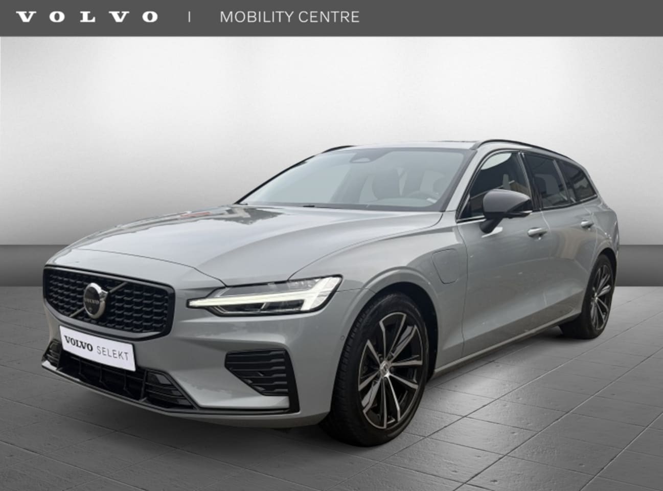 Volvo V60 - T6 AWD + Dark | Trekhaak | Panodak | 360° Camera - AutoWereld.nl