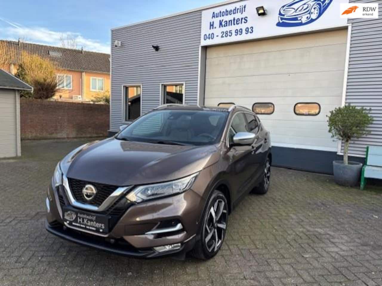 Nissan Qashqai - 1.3 DIG-T Tekna + automaat leer bose panodak led koplampen trekhaak 360 camera - AutoWereld.nl