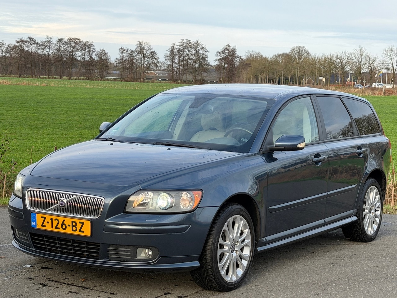 Volvo V50 - 2.5 T5 Exclusive | Inc Btw | Nap | Leer | Youngtimer - AutoWereld.nl