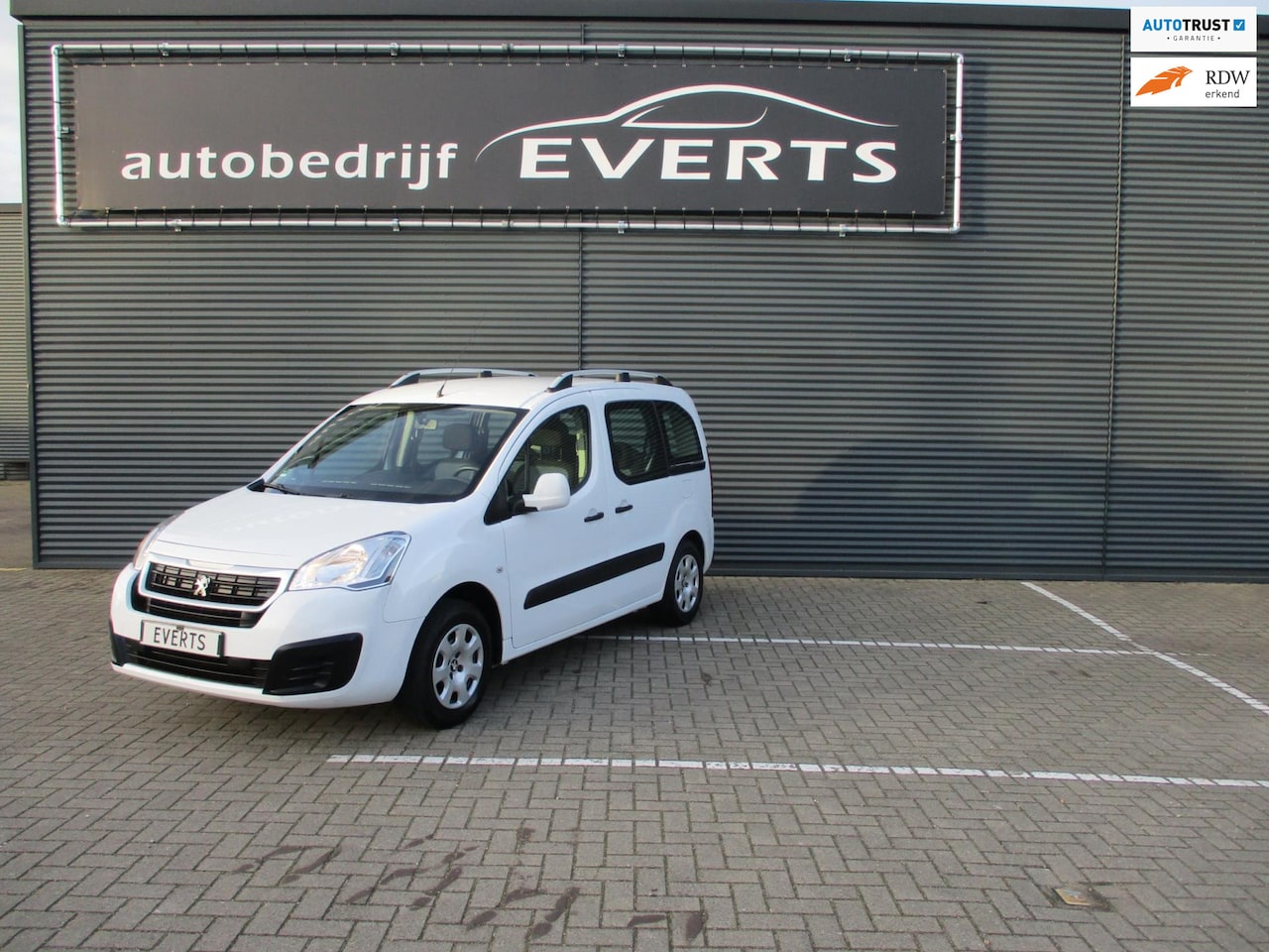 Peugeot Partner Tepee - 1.6 VTi Access 72341 km zeer mooie en complete auto nieuwe apk en beurt gehad nu scherpe m - AutoWereld.nl
