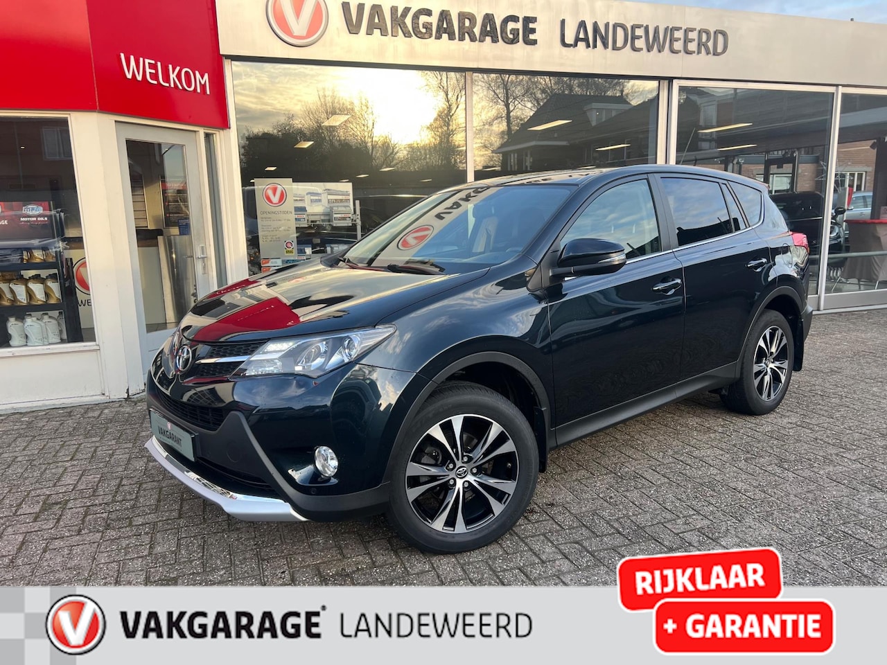 Toyota RAV4 - 2.0 Executive Business 4WD 2.0 Executive Business 4WD, Trekhaak, Navi, Cruise, 1e Eigenaar! 4x4 - AutoWereld.nl