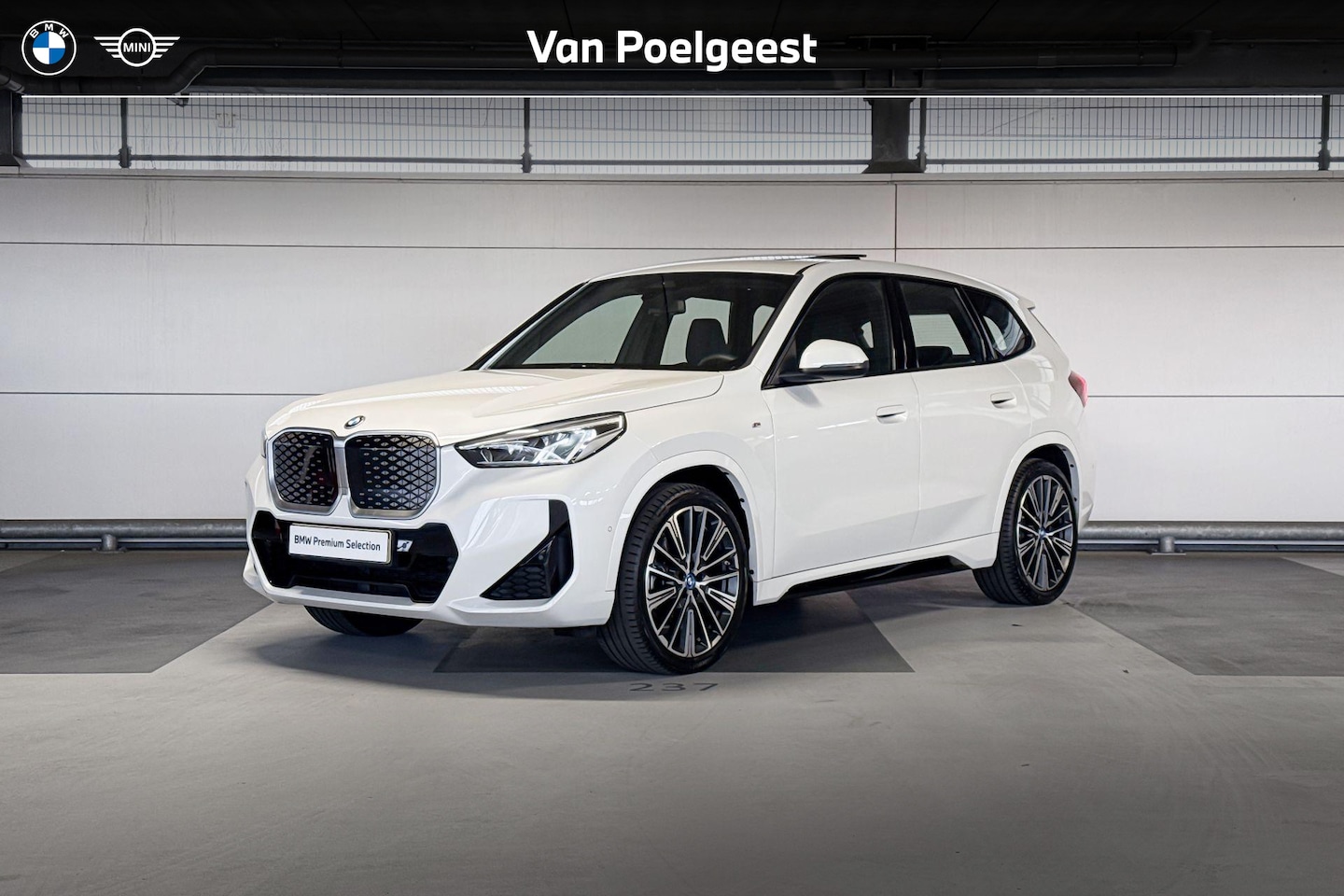 BMW iX1 - xDrive30 67 kWh - AutoWereld.nl